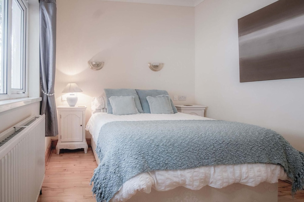 Rose Cottage - 3 Bed Cottage - New Hedges - Tenby
