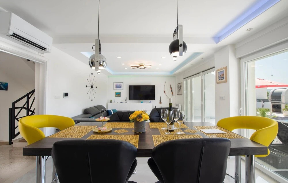 Beautiful Home in Zrnovnica With Sauna, Wifi and Outdoor Swimming Pool