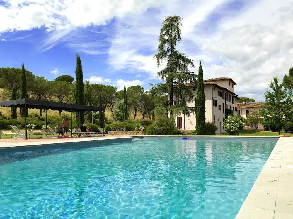 Garden-view Farmhouse in Certaldo With Swimming Pool
