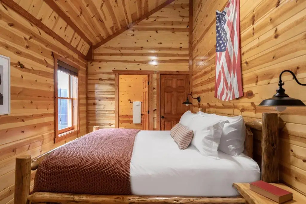 Sugarland by Avantstay Sleeps 28! Home Theatre! Two Hot Tubs! Indoor Pool! Incredible Views!