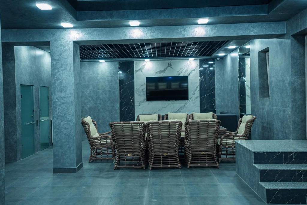 5 Wood Hotel (5 Вуд)