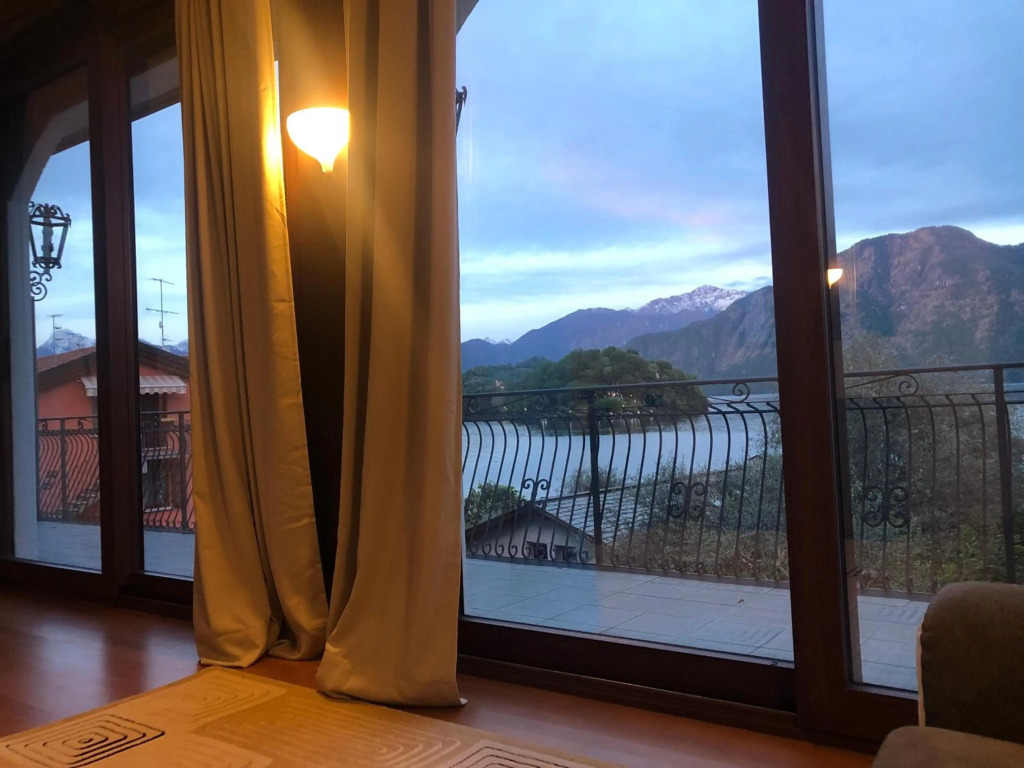 Lizas Suites - Rooms with a View