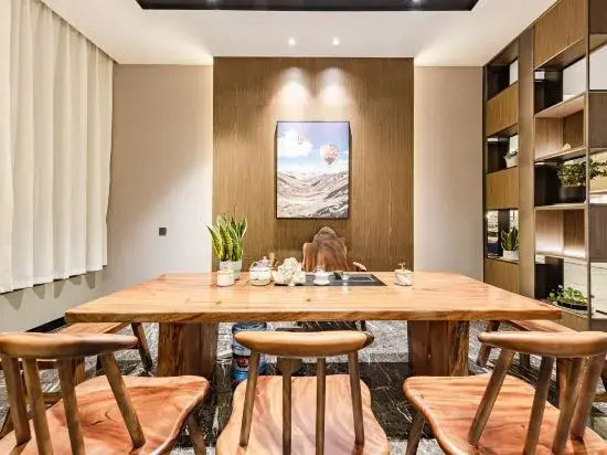Dali Dongting Hotel (Erhai Branch, Dali High Speed Railway North Station)