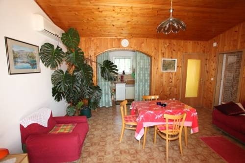 Apartments & Rooms Zlatica Hvar