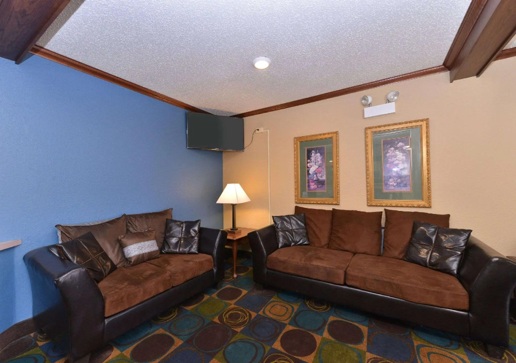 Days Inn by Wyndham Waukegan