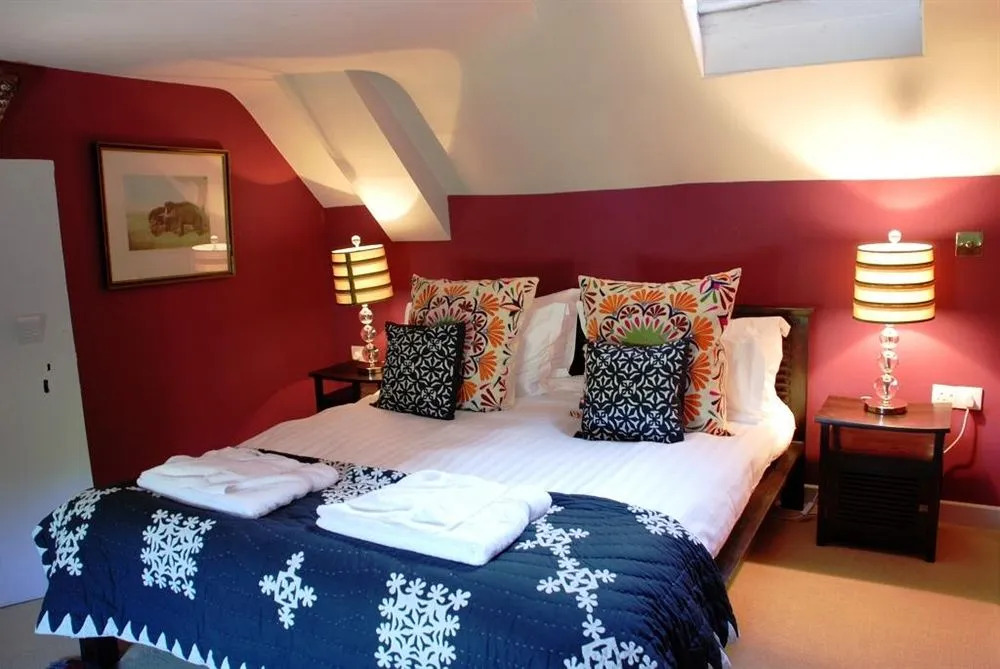 The Bath Arms Hotel