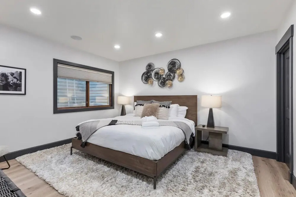 909 Park Ave 5 Bedroom Home by RedAwning