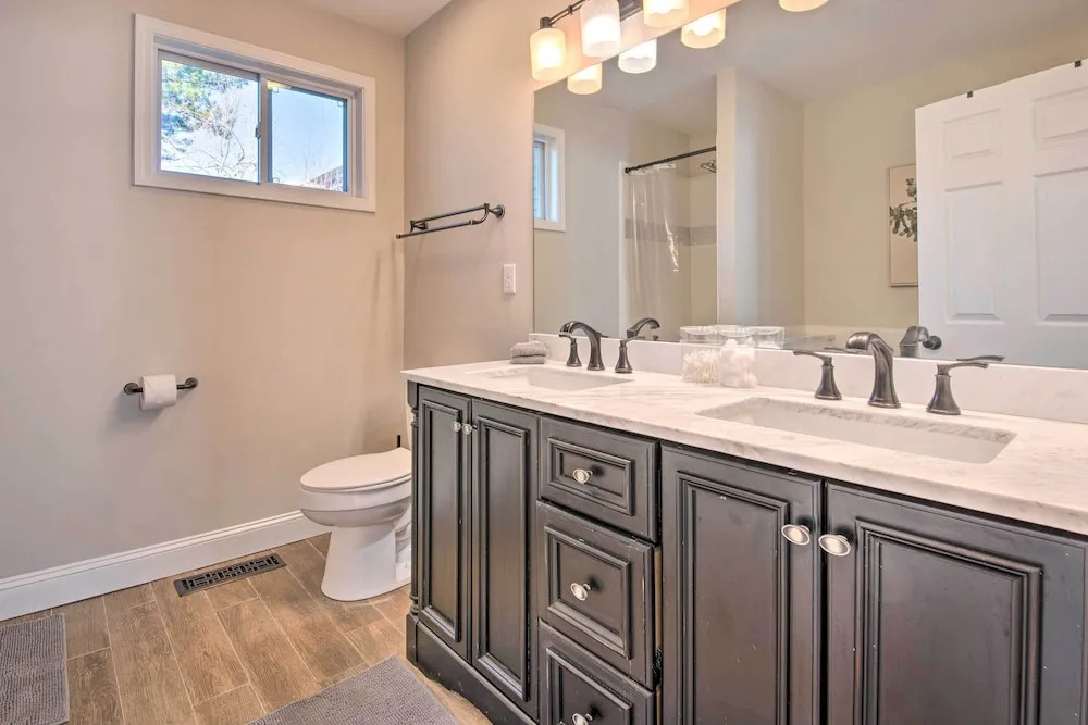Sleek + Sunny Decatur Home Near Dtwn Atlanta!