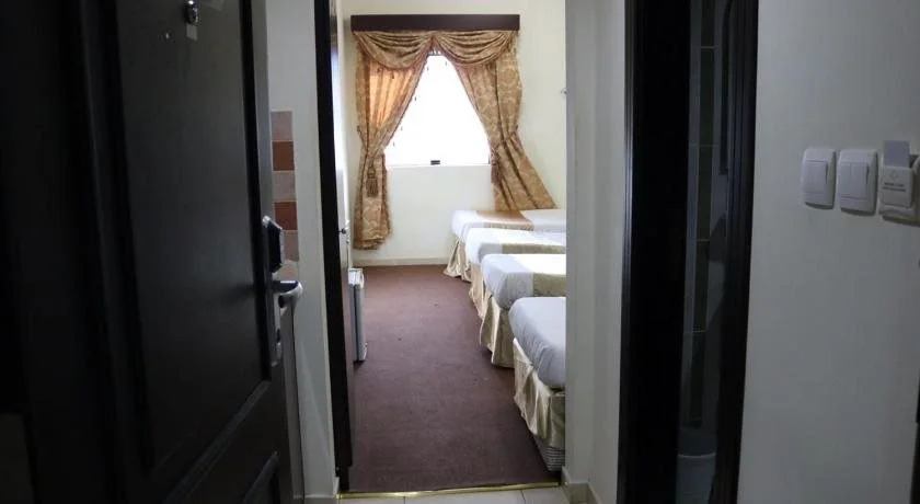 Iskan Hotel 4
