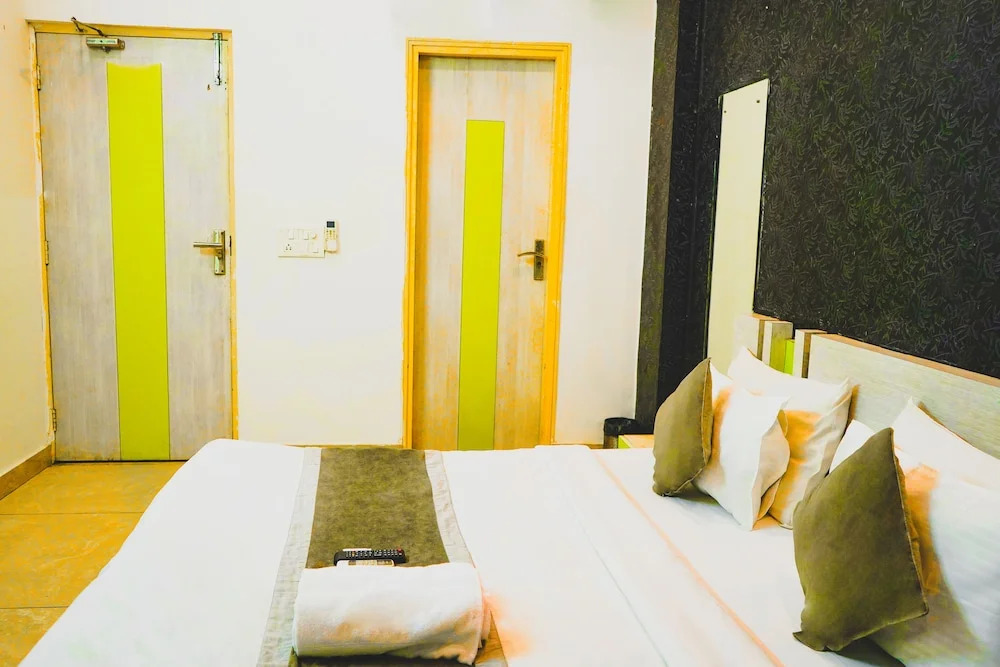 Hotel Downtown by Quadis - Sector 15 Noida