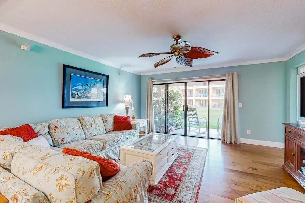 Oceanfront Community w/ Pool, Walk to Beach! condo
