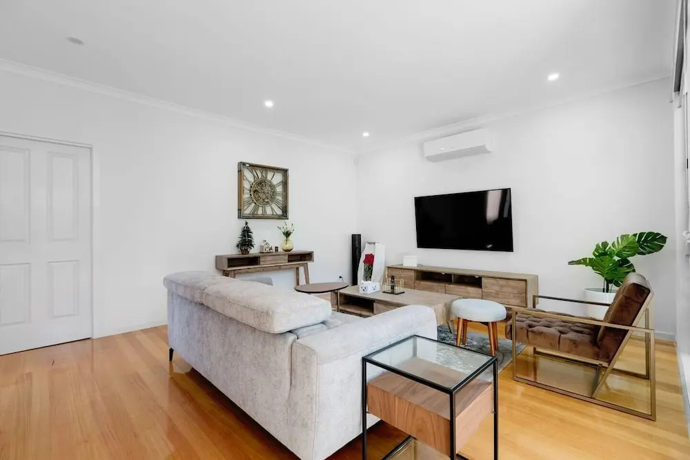 Impressive & Spacious new Townhouse@preston