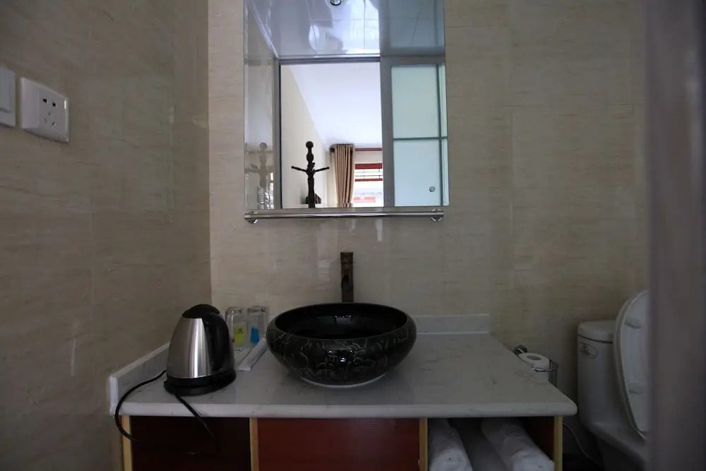 Zhantan Courtyard Hotel