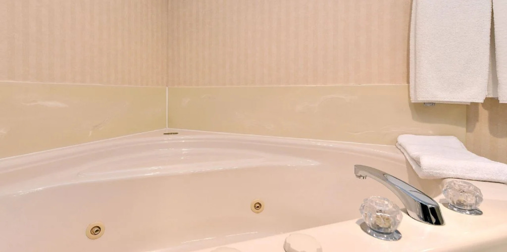Best Western Plus Emerald Isle Hotel