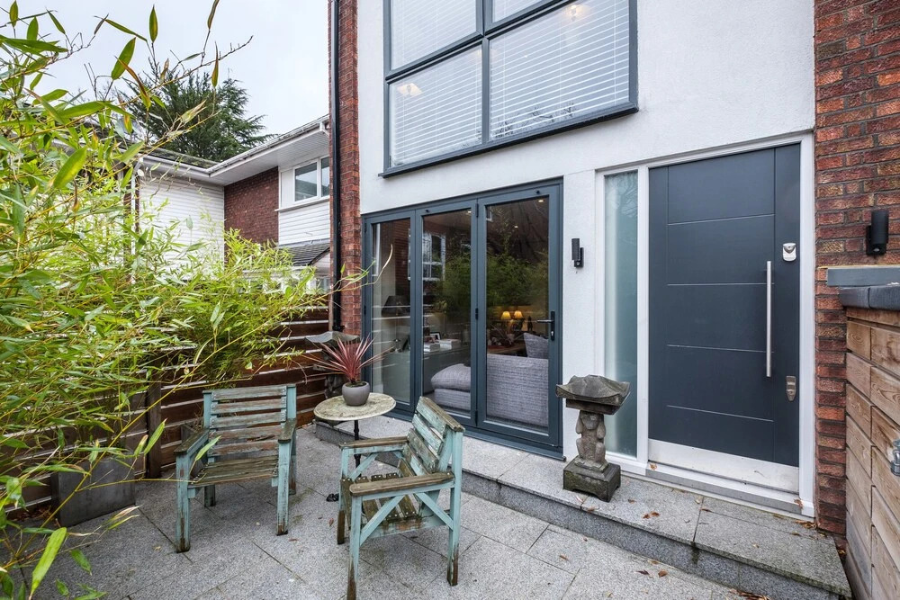 Contemporary Burntwood Grange Demeure - TFR