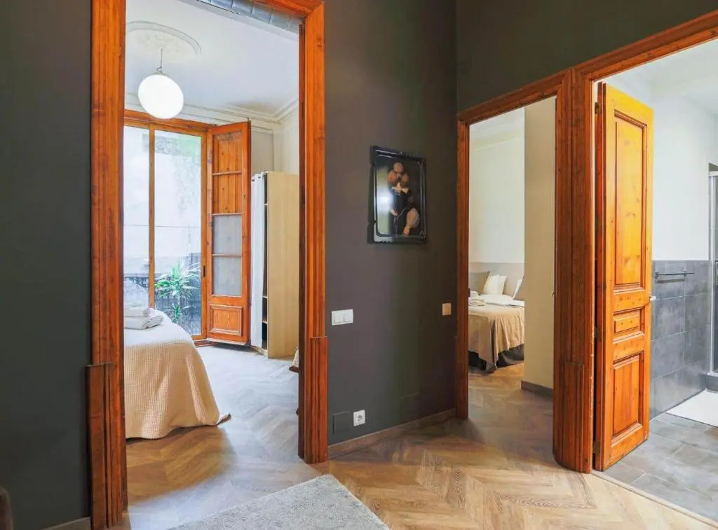 Avinyó- New Listing -Spacious Loft in the Gothic Quarter!