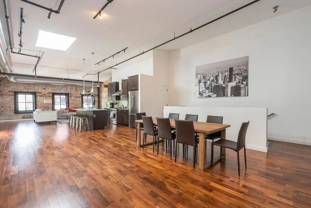 Luxurious Million-dollar Condo w/ Perfect Location