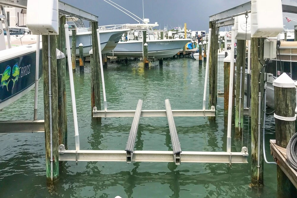 Stylish Bay-view Getaway W/ Pools, Hot Tub & Dock 3 Bedroom Condo