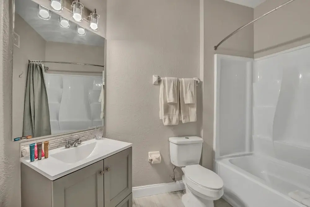 Luxurious Condo Near Disneyfree Waterpark Access