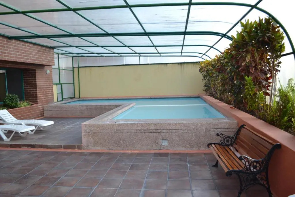 Fontana: Location + Pool