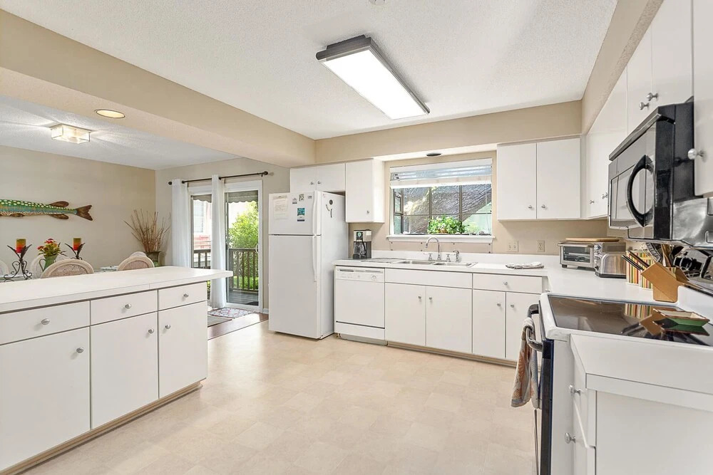111 Mews Circle by Hodnett Cooper