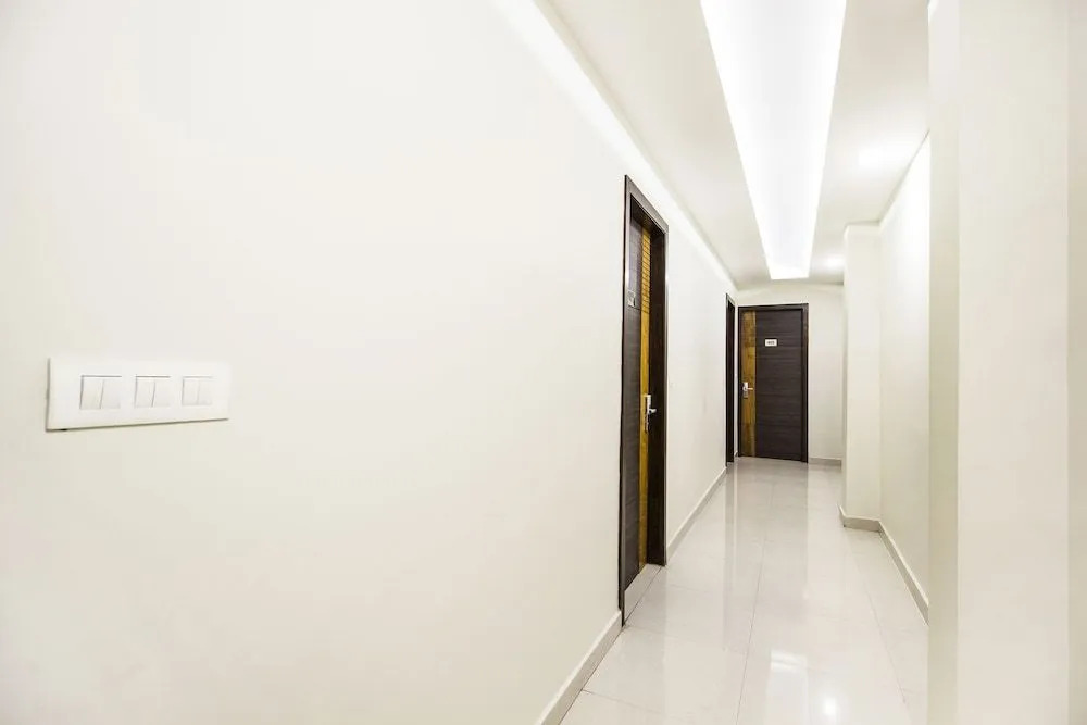 FabHotel KK Continental - 100m from Amritsar Junction Railway Station