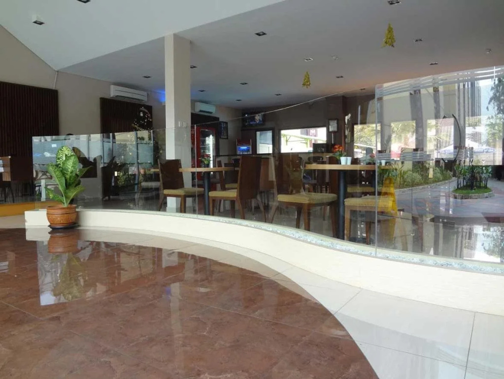 Metro Hotel