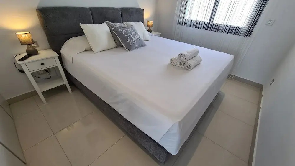 Luxury Villa for 6 Guests With Terrace