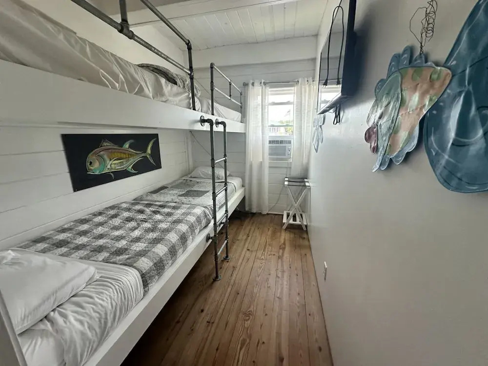 Vintage Vacation by Topsail Realty