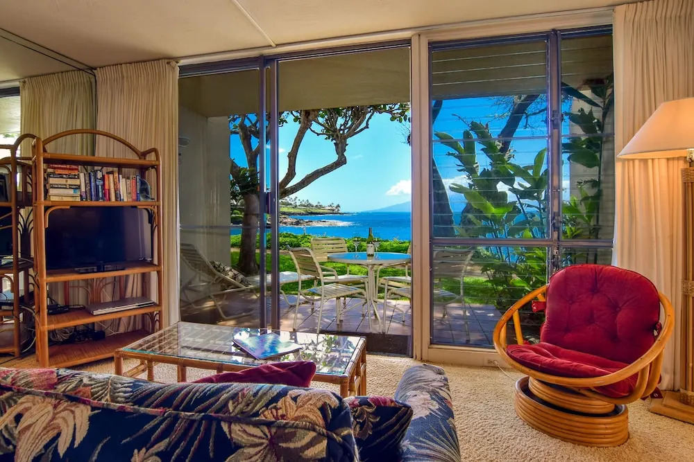 Napili Point A8 by RedAwning
