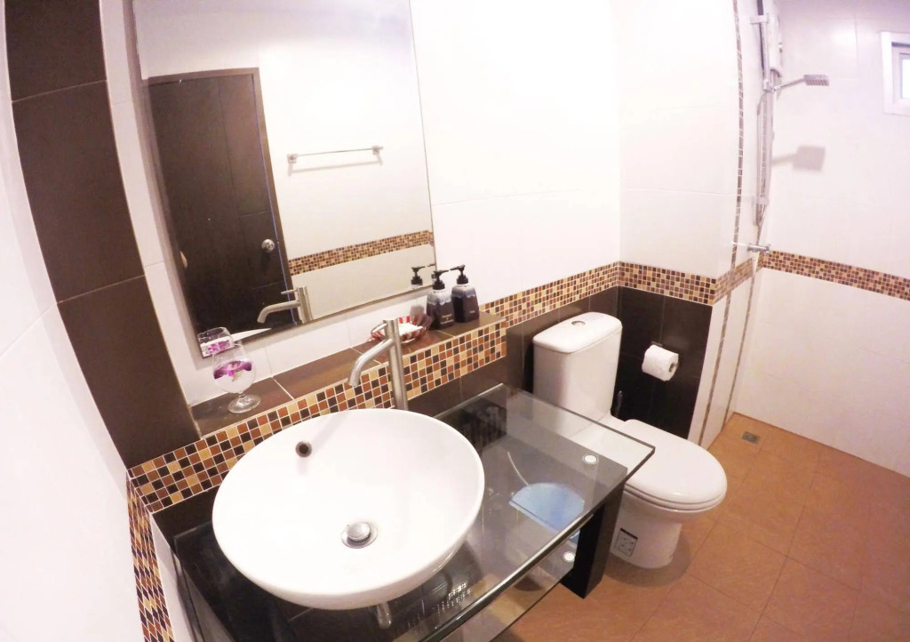Benjamas Place Hotel