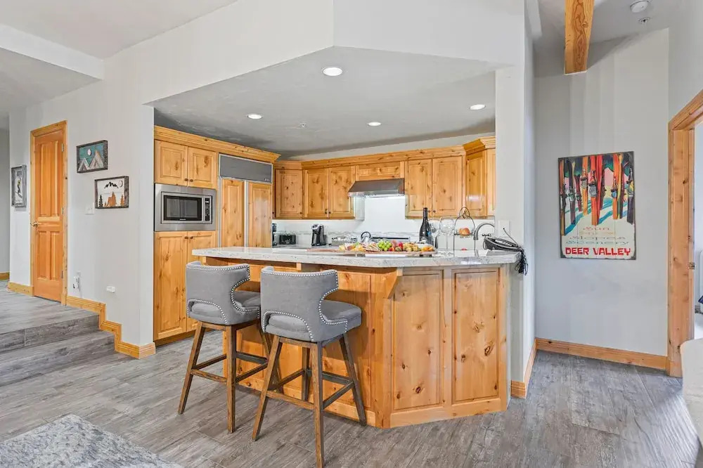 Trail's End Lodge at Deer Valley Resort - Two Bedroom Residence with Spa #404 2 Condo