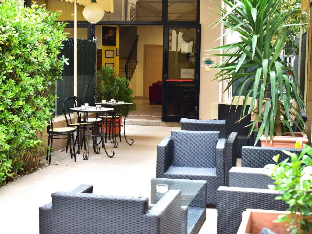 Hotel Happy