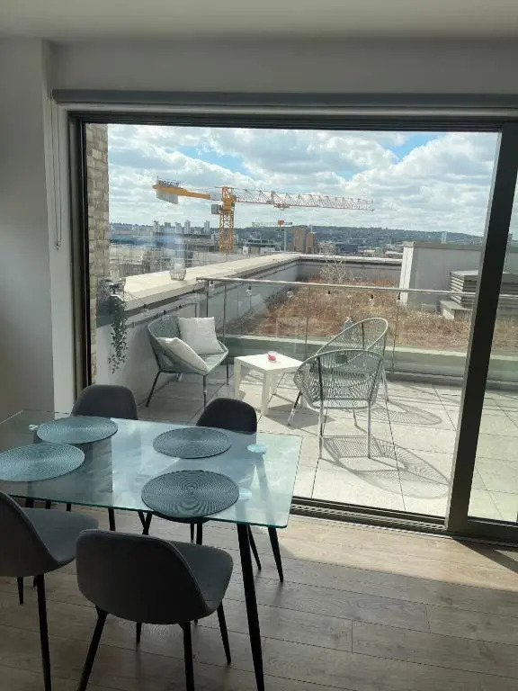 Riverside Rooms and Apartments