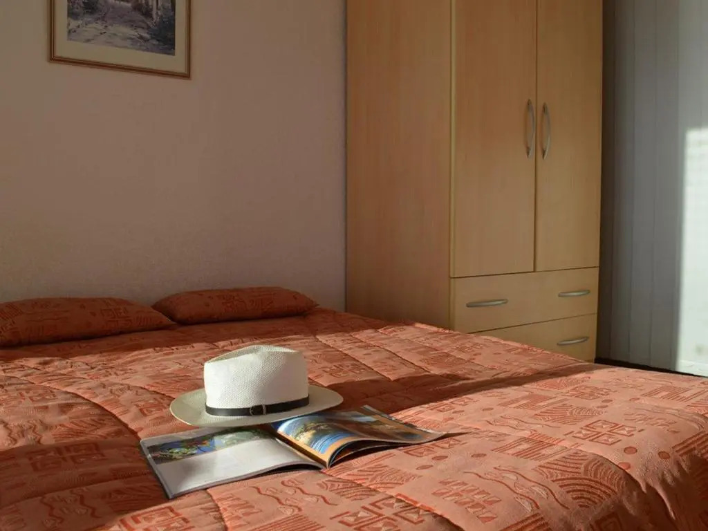 Appartement Le Lavandou, 1 pièce, 4 personnes - FR-1-251-251