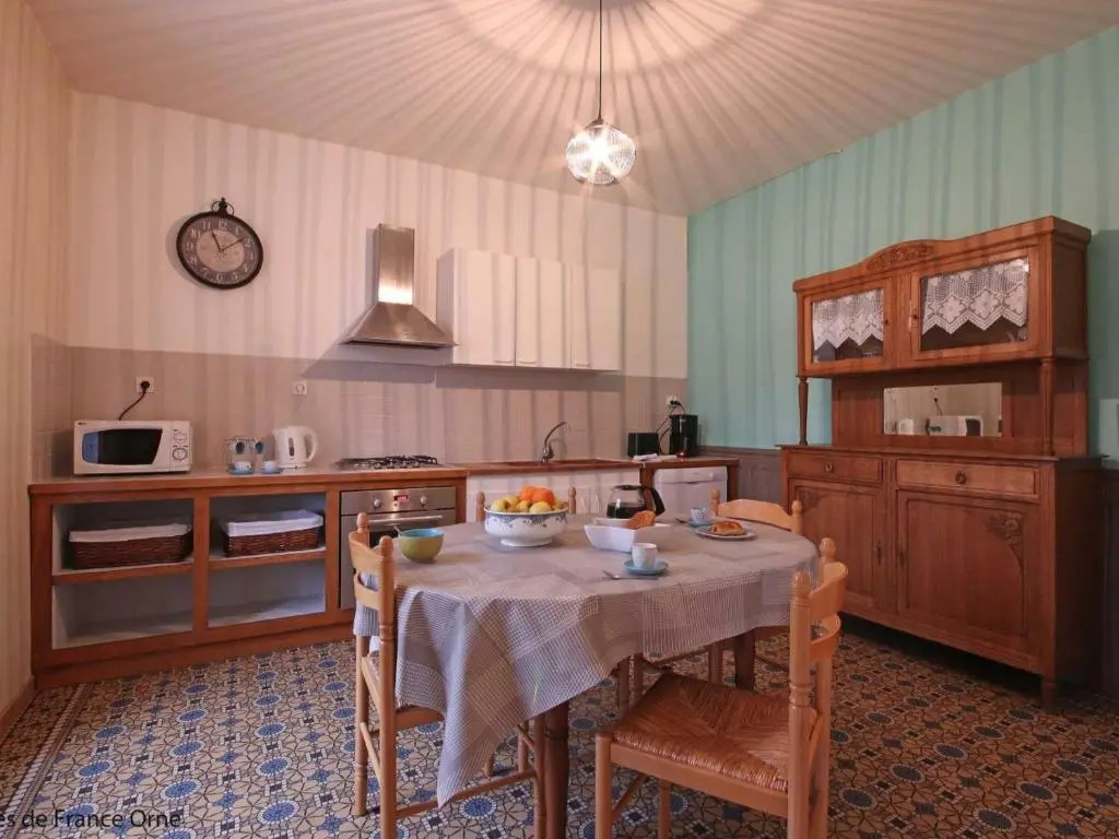 Maison de Bourg Avec Jardin et Wifi - Bures - FR-1-497-124