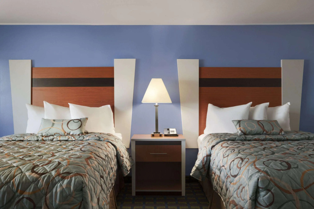 Days Inn by Wyndham - Cape Cod