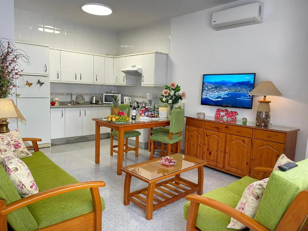 EmyCanarias Holiday Homes Vecindario