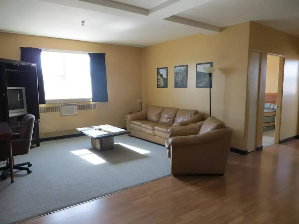 Athabasca Valley Inn & Suites