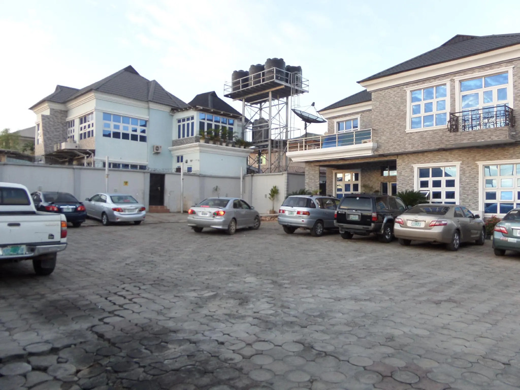 Alheri Suites