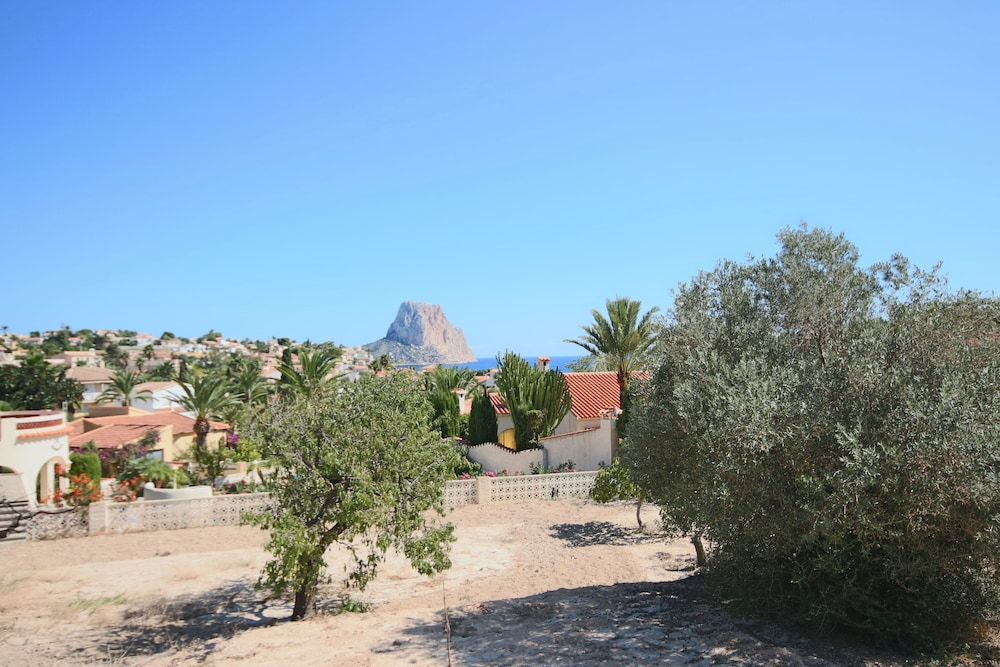 Low Price 4 Bedroom Villa With Nice View Over The Sea, Private Pool, Wifi, BBQ