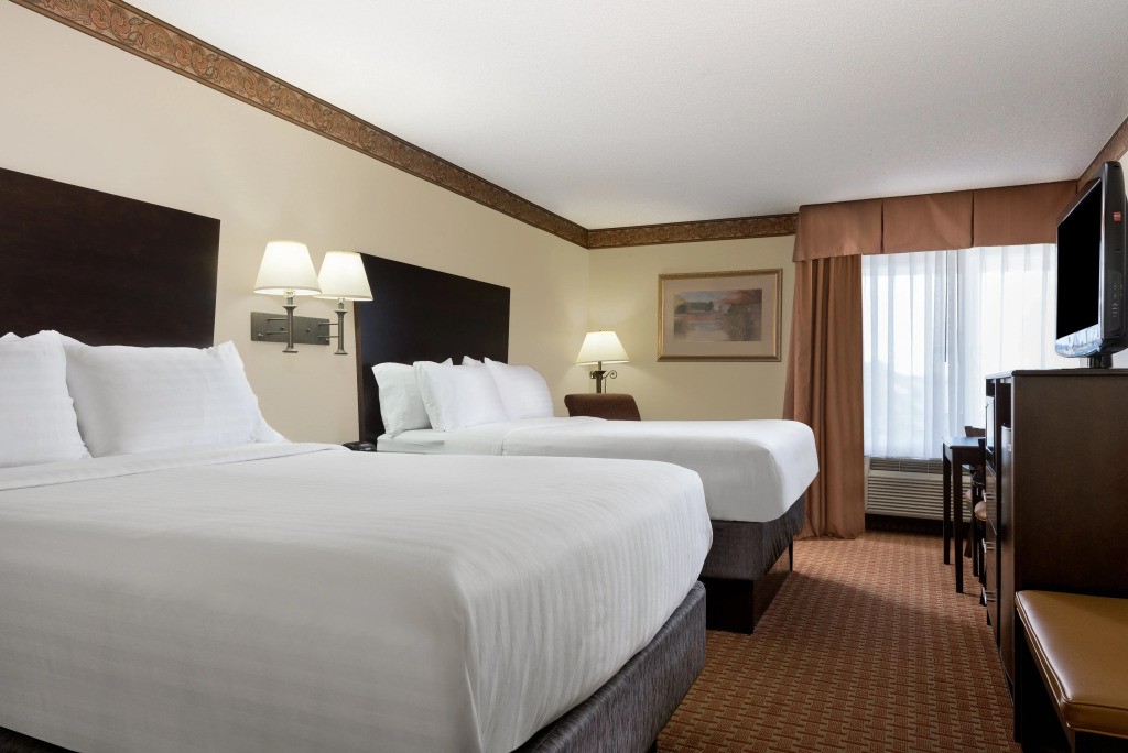 Holiday Inn Express & Suites Wilson-Downtown by IHG
