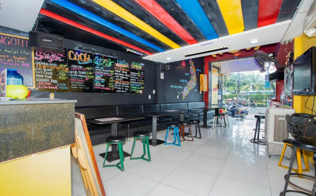 Hangout Hostel HCM