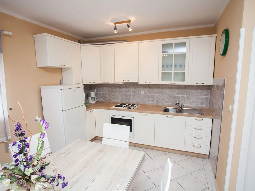 Homely Holiday Home in Seline Near Sea