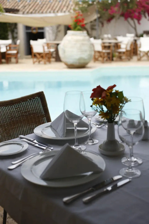 Bratsera Boutique Hotel