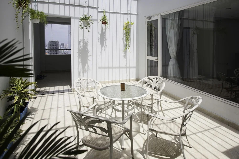 Le Soleil Central River View 3BR Apartment