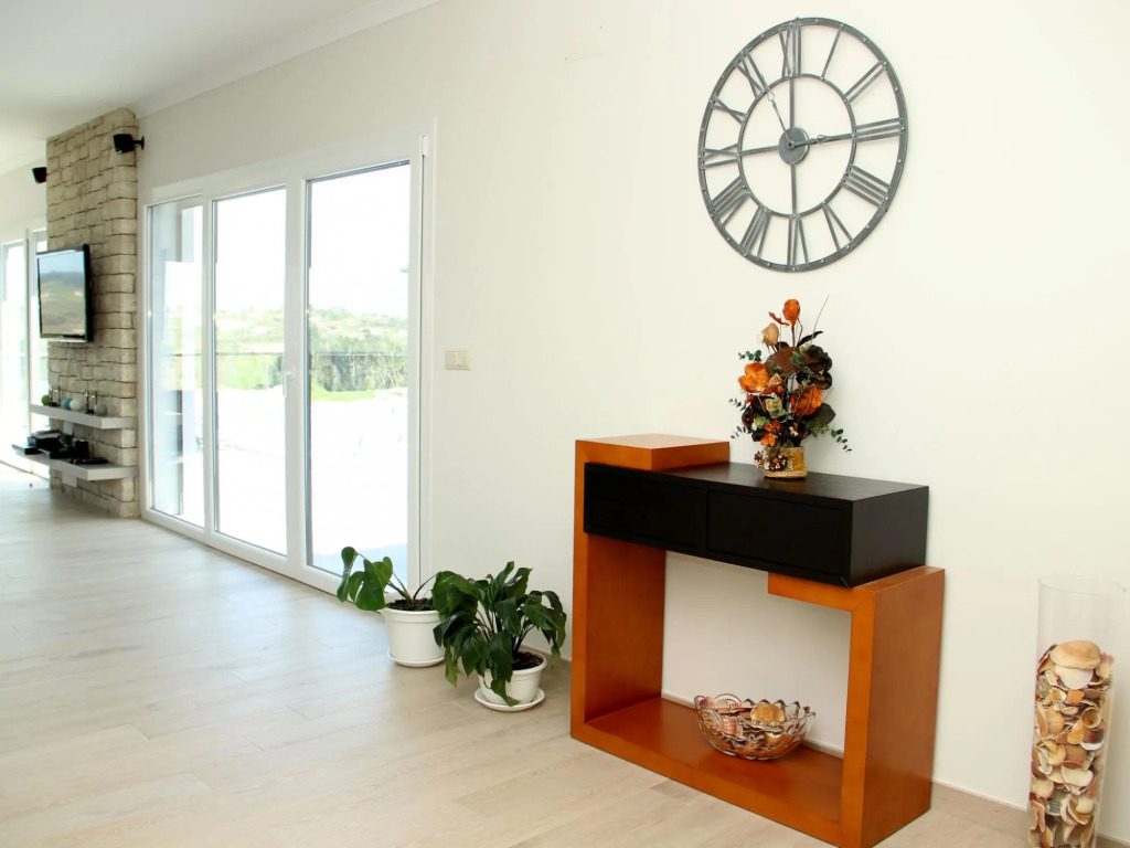 Spacious Villa in Salir de Mato with Private Pool, Terrace