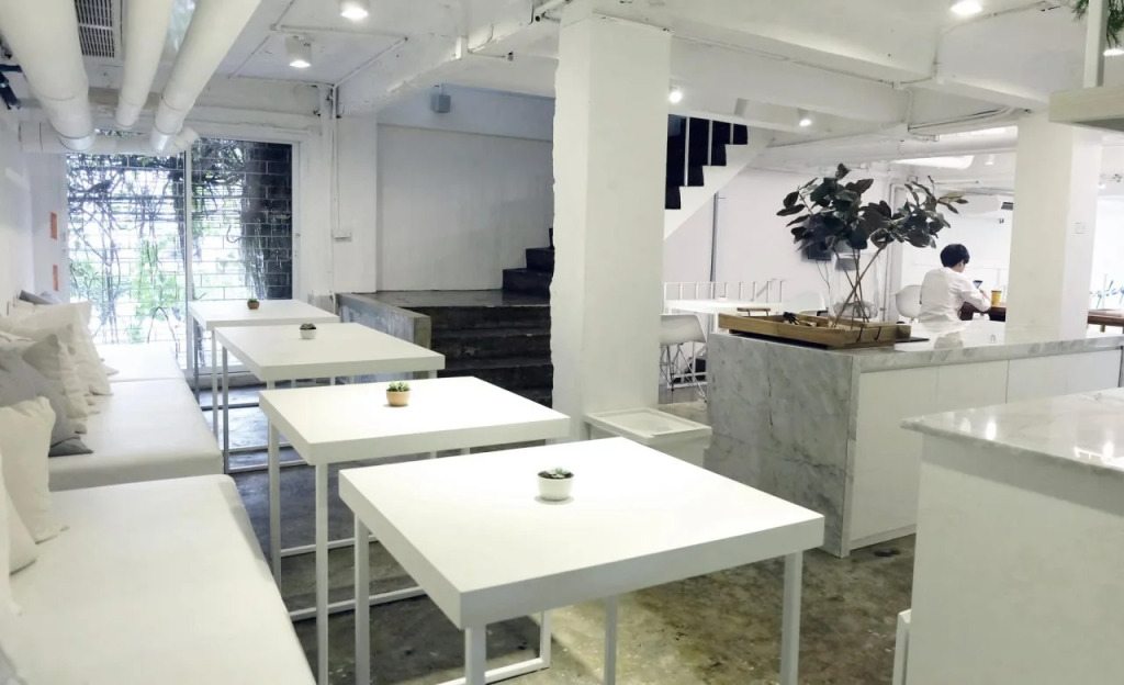 Everyday Sunday Social Hostel