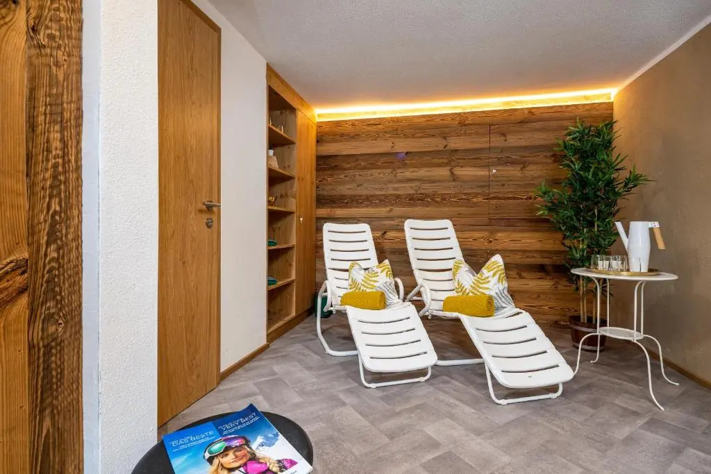 Chalet SONNECK Summer Card included