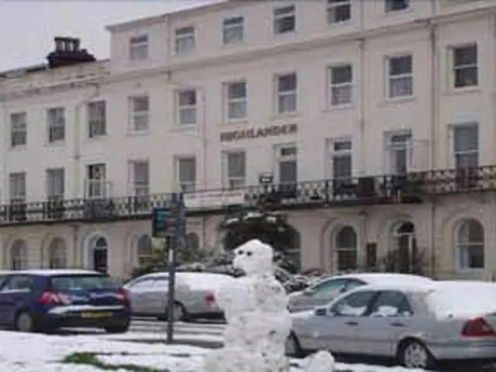 Highlander Hotel